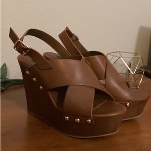 High brown wedges